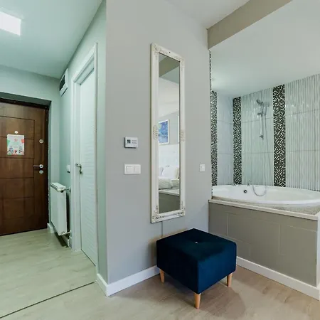 Romantic Jacuzzi Luxury Apartment *