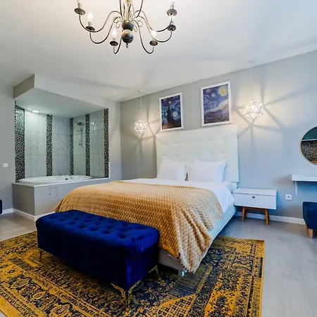 Romantic Jacuzzi Luxury Apartment Sinaia
